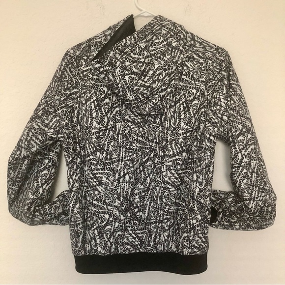 Women’s Nike Full Zip Hooded Jacket Windbreaker - Picture 4 of 13